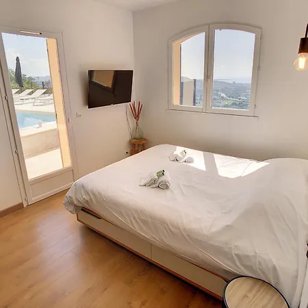 Amazing Sea View Near Cannes, Pool, 5 Bedrooms, 4 Bathrooms Villa